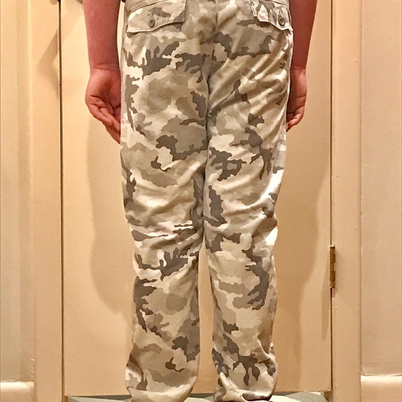Levi’s White Camo - Picture 5 of 6